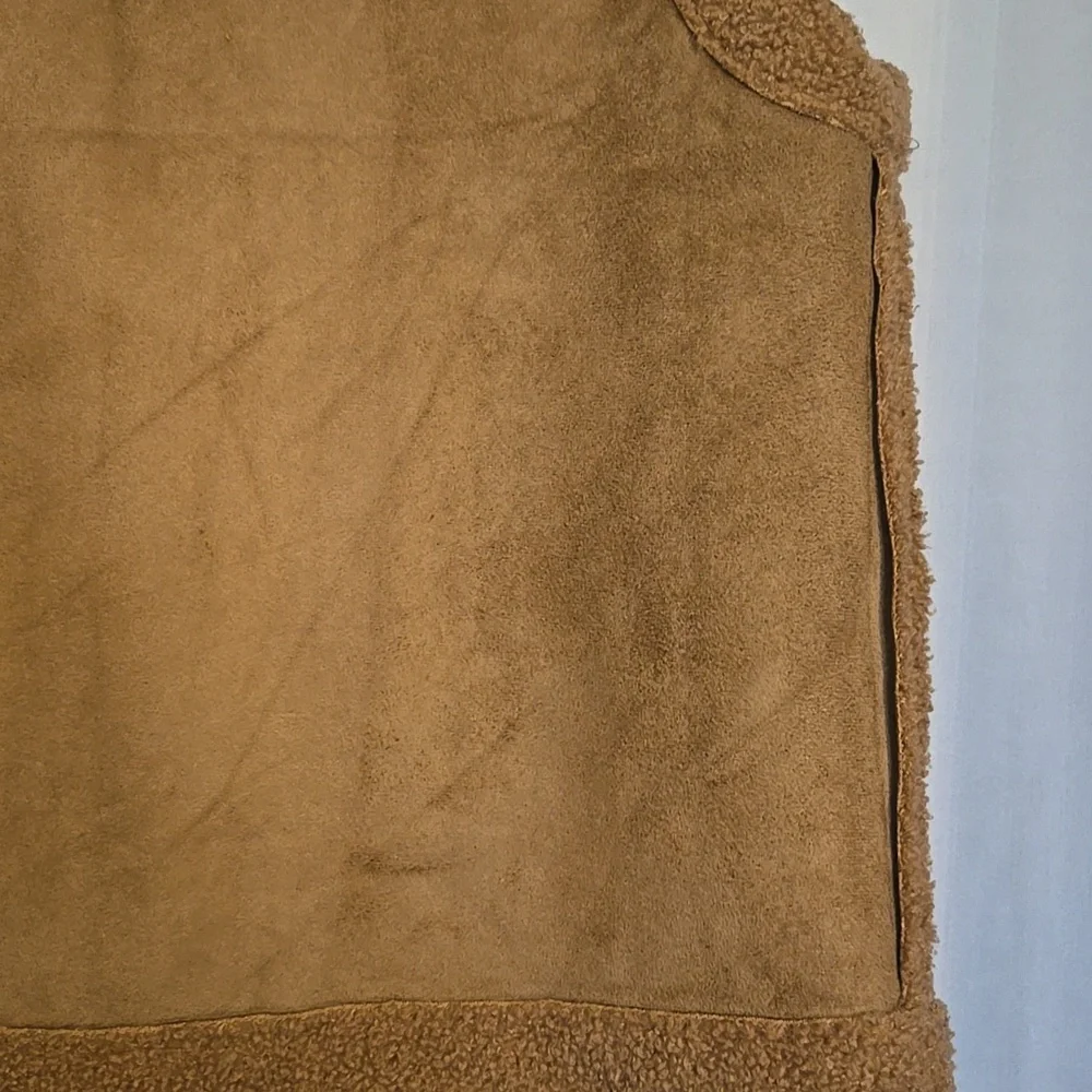 Maurices Womens Cozy Faux-Shearling Vest in Camel Sz L - Picture 7 of 9